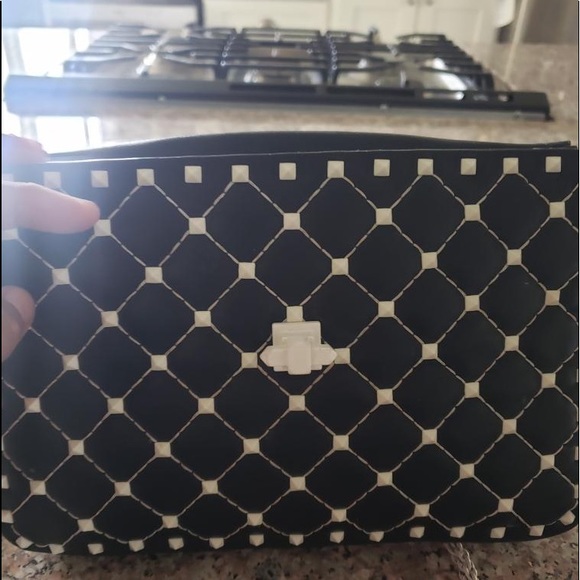 🔴🔴🔴SOLD🔴🔴🔴VALENTINO GARAVANI ROCKSTUDS - Picture 5 of 5